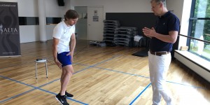 Beitragsbild des Blogbeitrags Arthrose Übungen für das Knie: Mach Deine Gelenke krisenfit! Teil 2 
