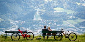 Beitragsbild des Blogbeitrags Innsbruck per Fahrrad: Eine Entdeckungsreise durch die Alpenstadt 