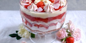 Beitragsbild des Blogbeitrags Ein Traum von einem Erdbeer-Trifle 