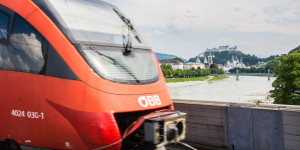 Beitragsbild des Blogbeitrags Per Zug nach Salzburg reisen: Tipps und Urlaubsideen 