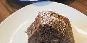 Beitragsbild des Blogbeitrags Becherkuchen mit Mandeln und Pistazien – Blitzrezept 