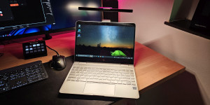 Beitragsbild des Blogbeitrags Review: BenQ LaptopBar 2023 – Portables Licht für unterwegs 