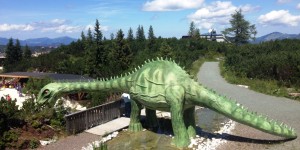 Beitragsbild des Blogbeitrags Dinosaurs and Mountains are Perfect Together in Triassic Park in Tyrol