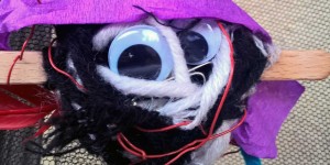 Beitragsbild des Blogbeitrags Halloween mit Kindern: Halloween Deko aus Müll basteln