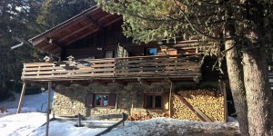 Beitragsbild des Blogbeitrags Skihütte in Südtirol: Skiurlaub mit Kindern 