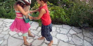 Beitragsbild des Blogbeitrags Runterkommen, meine Kinder in Ruhe lassen, nicht schreien