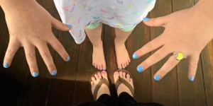 Beitragsbild des Blogbeitrags Mit Kindern daheim entspannen, ausmisten und Ritterfest