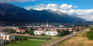Beitragsbild des Blogbeitrags Umzug nach Innsbruck mit Familie: leben mit Kindern in Innsbruck
