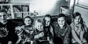 Beitragsbild des Blogbeitrags Sieben Kinder und glücklich: ein Papa im Interview 