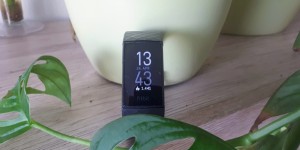 Beitragsbild des Blogbeitrags Fitbit Charge 4 Test – Endlich mit integrierten GPS 