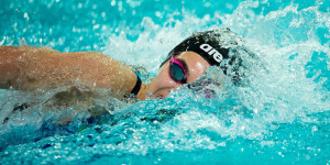 Beitragsbild des Blogbeitrags Die besten Fitness Tracker und Sportuhren zum Schwimmen