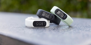 Beitragsbild des Blogbeitrags Garmin Vivosmart 5 – moderner Fitness Tracker mit großen Display