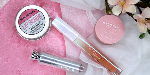 Beitragsbild des Blogbeitrags Lippenpflege Routine – in 3 Schritten zu gepflegten Lippen