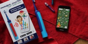 Beitragsbild des Blogbeitrags Endlich entspannt Zähneputzen! | Wir testen die Playbrush Sonic WERBUNG