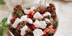 Beitragsbild des Blogbeitrags Cookie-Salat mit Wassermelone | Sommerdessert 