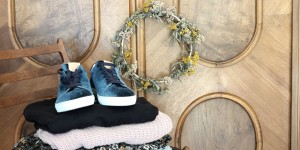 Beitragsbild des Blogbeitrags Faire Kleiderverwertung und Altkleidersammlung: Worauf du beim Spenden deiner Kleidung achten musst. WERBUNG