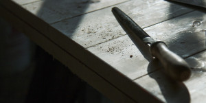 Beitragsbild des Blogbeitrags Wie pflegt & restauriert man Gartenmöbel richtig?