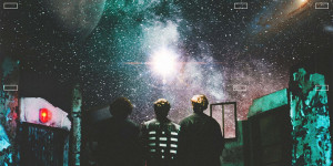Beitragsbild des Blogbeitrags The Kooks – 10 Tracks to Echo in the Dark 