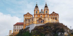 Beitragsbild des Blogbeitrags Unterwegs auf der Donau; Landgang in Melk 