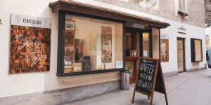 Beitragsbild des Blogbeitrags Fenster Café in der Bürgerspitalgasse, Coffee to go vom Feinsten