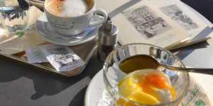 Beitragsbild des Blogbeitrags Ei im Glas; meine Salzburger Frühstücks-Kaffeehäuser; Café Tomaselli
