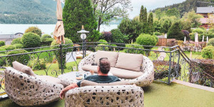 Beitragsbild des Blogbeitrags Chillin at the lake; die SeeBar im Ebners Waldhof