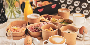 Beitragsbild des Blogbeitrags Die Ninjas bringen das Frühstück aus dem Hotel Sacher nach Hause
