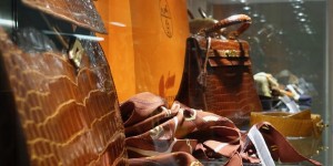 Beitragsbild des Blogbeitrags Vintage Mode und UNICEF Benefizauktion im Dorotheum