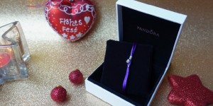 Beitragsbild des Blogbeitrags Schöne Weihnachten mit einem lila Armband – Gewinnspiel
