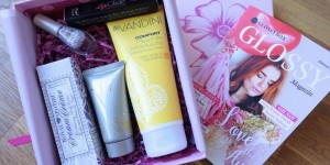 Beitragsbild des Blogbeitrags GLOSSYBOX Love is in the Air