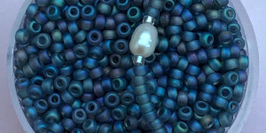 Beitragsbild des Blogbeitrags Cadet Blue Beads and Costumes – Color Your World 
