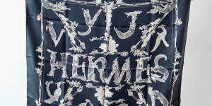 Beitragsbild des Blogbeitrags Alphabet III Carré Finesse or Cashmere? Day 15 of 28 Scarves