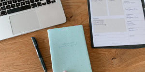 Beitragsbild des Blogbeitrags Wochenplanung: So plane ich unsere Woche.