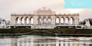 Beitragsbild des Blogbeitrags Sei (k)eine Sisi: Die Gloriette und Schloss Schönbrunn