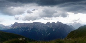 Beitragsbild des Blogbeitrags Richtiges Verhalten bei Gewitter in den Bergen