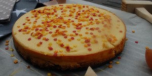 Beitragsbild des Blogbeitrags Die Kekszeit beginnt: Spekulatius im Kuchen (Cheesecake) 