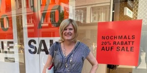 Beitragsbild des Blogbeitrags SALE - Teil 1 - Die Shoppings Queens auf Schnäppchenjagd