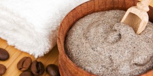 Beitragsbild des Blogbeitrags Das 1×1 gegen Cellulite inklusive Peelingrezept