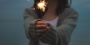 Beitragsbild des Blogbeitrags „Muss das Geballere wirklich sein?“ oder auch: Silvester, die ewige Hassliebe 