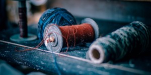 Beitragsbild des Blogbeitrags Warum ist Organic Cotton eigentlich so teuer oder auch: Warum fragt sich keiner, aus welchem Grund Fast Fashion so billig ist?