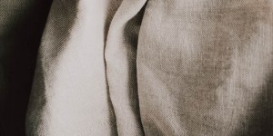 Beitragsbild des Blogbeitrags Leinen los! Oder auch: 4 Shops für nachhaltige Sommerbekleidung