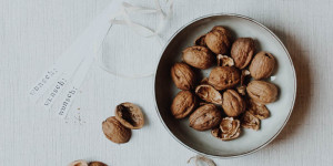 Beitragsbild des Blogbeitrags DIY-Glücksnuss für Silvester {zero waste}