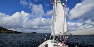 Beitragsbild des Blogbeitrags Meilentörn Sizilien – Sardinien: Ein- und Zweihandsegeln