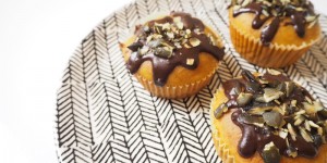 Beitragsbild des Blogbeitrags Herbstlicher geila Sch*: Kürbismuffins 