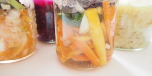Beitragsbild des Blogbeitrags Alter Trend neu entdeckt: Gemüse fermentieren