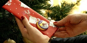 Beitragsbild des Blogbeitrags Weihnachtswichtelei 2016 Oder: Warum Nana im Kreis grinst. 