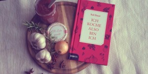 Beitragsbild des Blogbeitrags [Rezension] Ich koche, also bin ich von Rudi Obauer 
