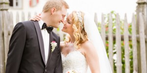 Beitragsbild des Blogbeitrags Hofgut Maisenburg Wedding with Gold and Coralline Eye Candy | Melanie and Philipp | Hayingen, Germany 