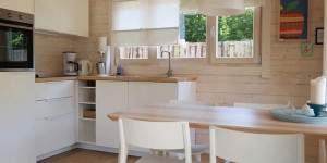 Beitragsbild des Blogbeitrags Das perfekte Gartenhaus für Urlaub im eigenen Garten