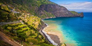 Beitragsbild des Blogbeitrags Madeira im Juni/Juli: 7 Tage im sehr guten 3*-Hotel inkl. Frühstück und Flüge schon ab 340€ 